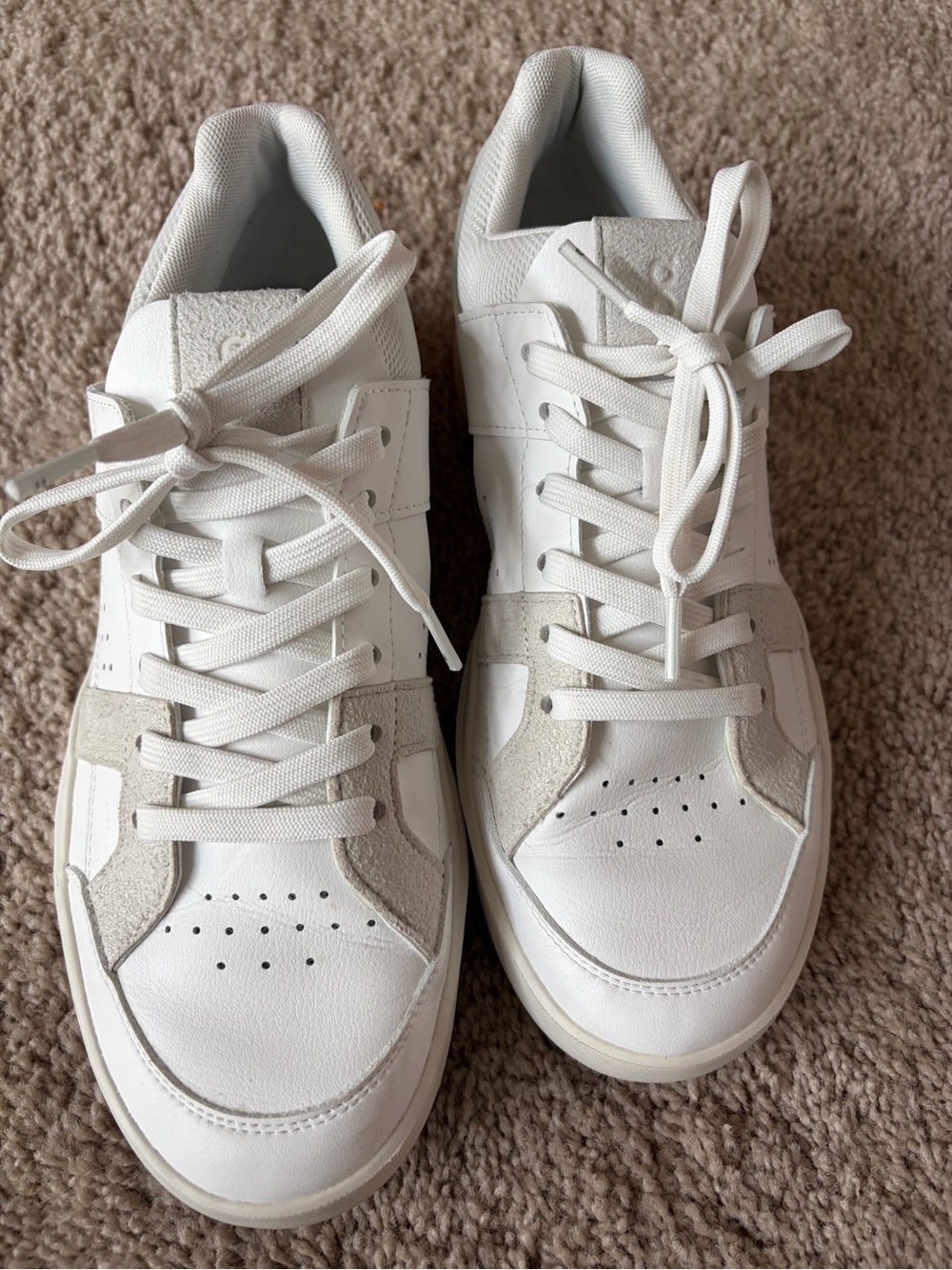 Women’s ON The Roger Advantage White Leather Sneakers